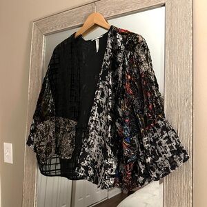 Floreat Anthropologie Velvet Patterned Kimono One Size